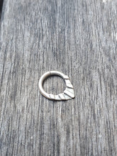 Load image into Gallery viewer, TWIST OPEN PIERCING RING