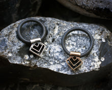 Load image into Gallery viewer, NIOBIUM PIERCING RING WITH SILVER OR BRONZE LOCK