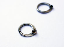 Load image into Gallery viewer, PIERCING RING IN SILVER WITH SMOKY QUARTZ OR ONYX