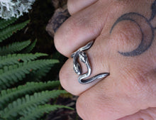 Load image into Gallery viewer, SERPENT Double snake ring in sterling silver
