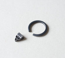Load image into Gallery viewer, TRINUM sterling silver and niobium piercing ring