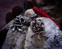 Load image into Gallery viewer, HYDRA necklace in silver or bronze with oxidized silver chain