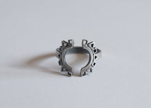Load image into Gallery viewer, CROWN ADJUSTABLE SILVER RING