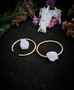 Goldplated copper hoops with chrysophrase or rosequartz