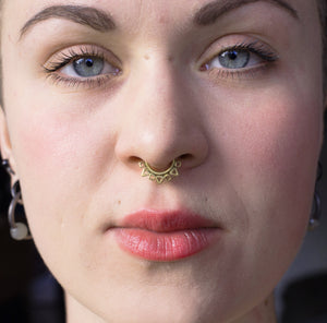 18K GOLD PLATED TWIST OPEN SEPTUM RING