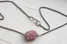 Load image into Gallery viewer, RAW PINK TOURMALINE NECKLACE