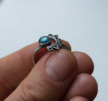 Load image into Gallery viewer, ADJUSTABLE SILVER RING WITH LABRADORITE