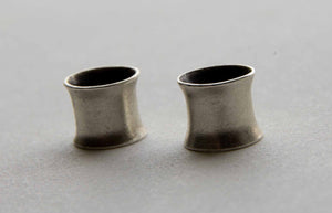 DOUBLE FLARED TUNNELS IN SILVER