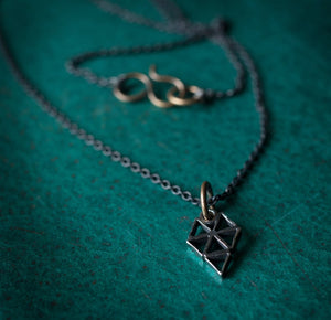JAVELIN NECKLACE